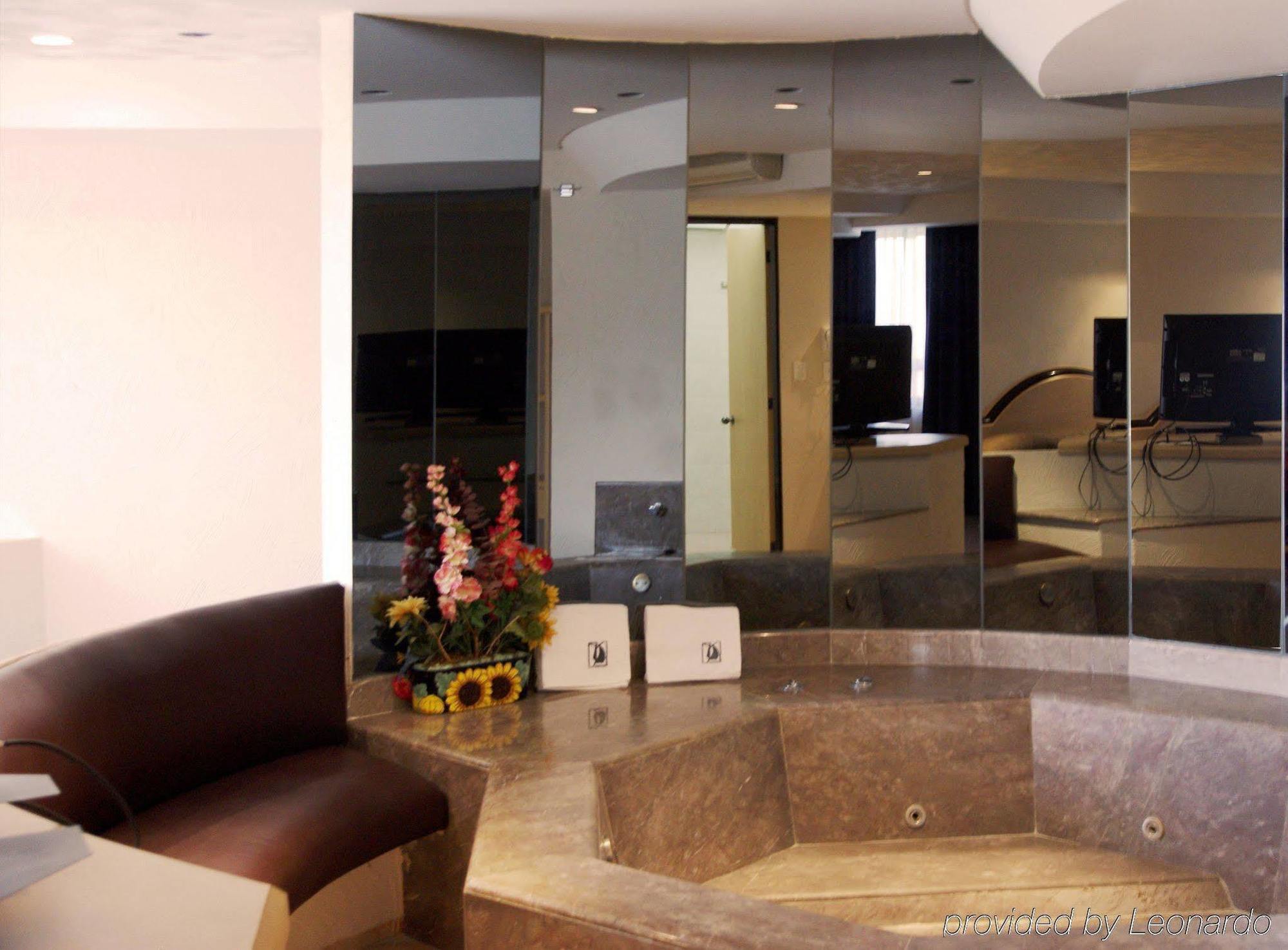 Porto Novo Hotel & Suites Мехіко Інтер'єр фото